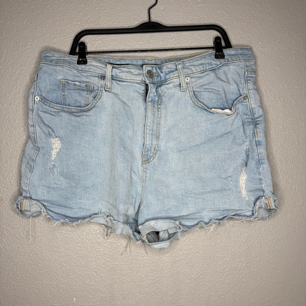 Wild Fable Light Wash Distressed Women’s Denim Shorts- 17